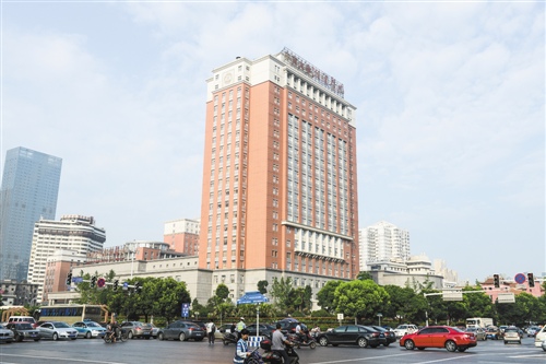 镇江2012年财政收入_江苏VS广东谁将领跑中国未来十年