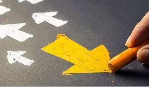 因董秘离职2家三板企业遭股转降层