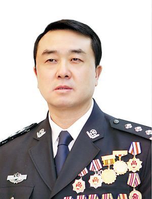 人大代表自曝gdp造假_月亮代表我的心简谱(2)