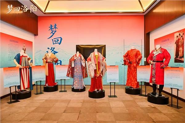 同程旅行联合杜甫草堂创新文博体验 带领游客“梦回唐朝”(图1)