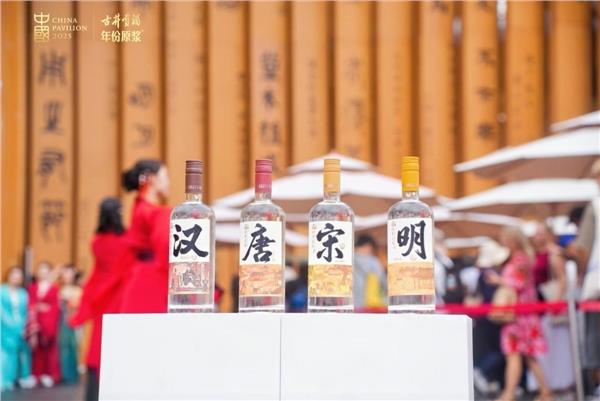 业绩承压背后 看见古井贡酒穿越周期的战略深蹲(图2) 业绩承压背后 看见古井贡酒穿越周期的战略深蹲(图2)