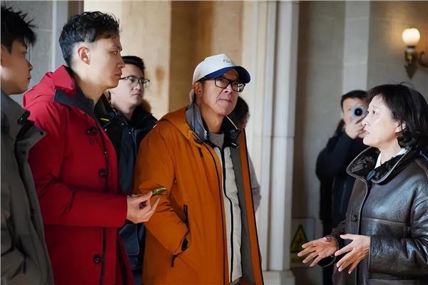 俞敏洪打卡张裕，现场“扛桶”种草了什么？(图3)