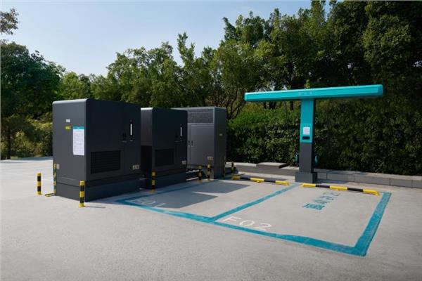 电动化上半场完美收官：比亚迪发布第二代刀片电池及闪充技术(图12)