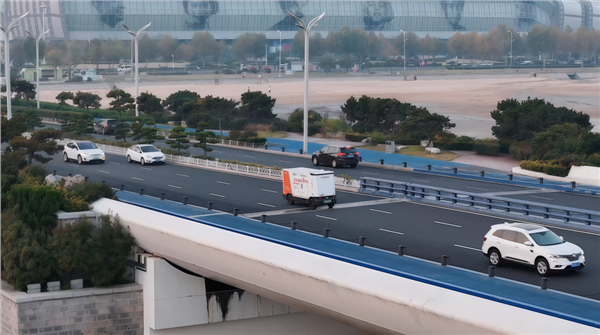 新石器无人车核心激光雷达订单落地,禾赛作为最大供应商持续供货(图3) 新石器无人车核心激光雷达订单落地,禾赛作为最大供应商持续供货(图3)