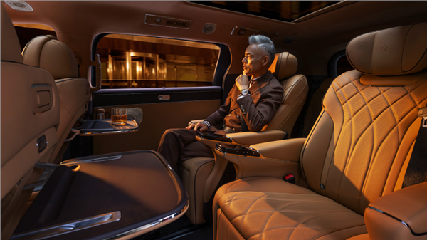 乘势者，事竟成！第二代腾势D9正式上市，35.98万元起(图7)