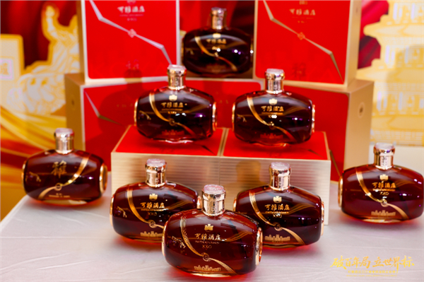 新华社报道丨百年张裕的年轻态度:134岁的“潮牌”转身与国货启示(图4) 新华社报道丨百年张裕的年轻态度:134岁的“潮牌”转身与国货启示(图4)