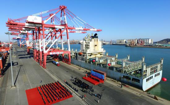 >> 文章内容 >> 连云港港集装箱吞吐量突破200万teu 连云港港口集团