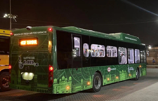 比亚迪电动大巴驶入巴基斯坦 绿色出行见证中巴友谊