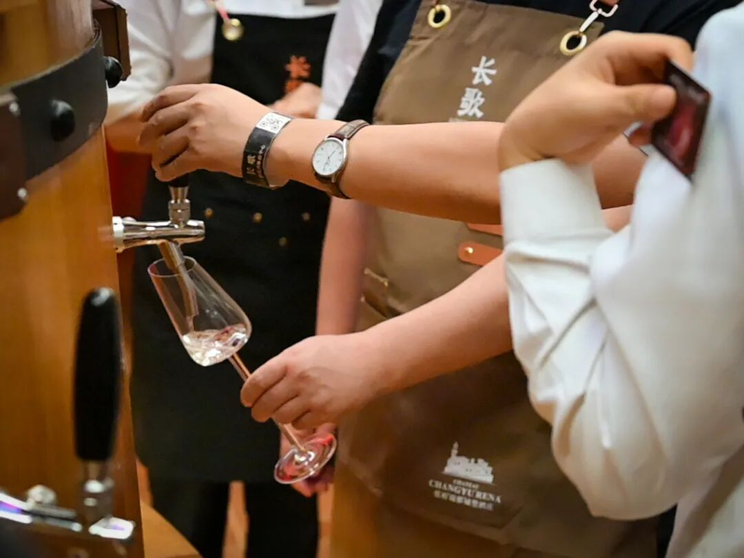 长歌AI葡萄酒体验中心开放！偏甜葡萄酒纷纷“涨停”(图29)