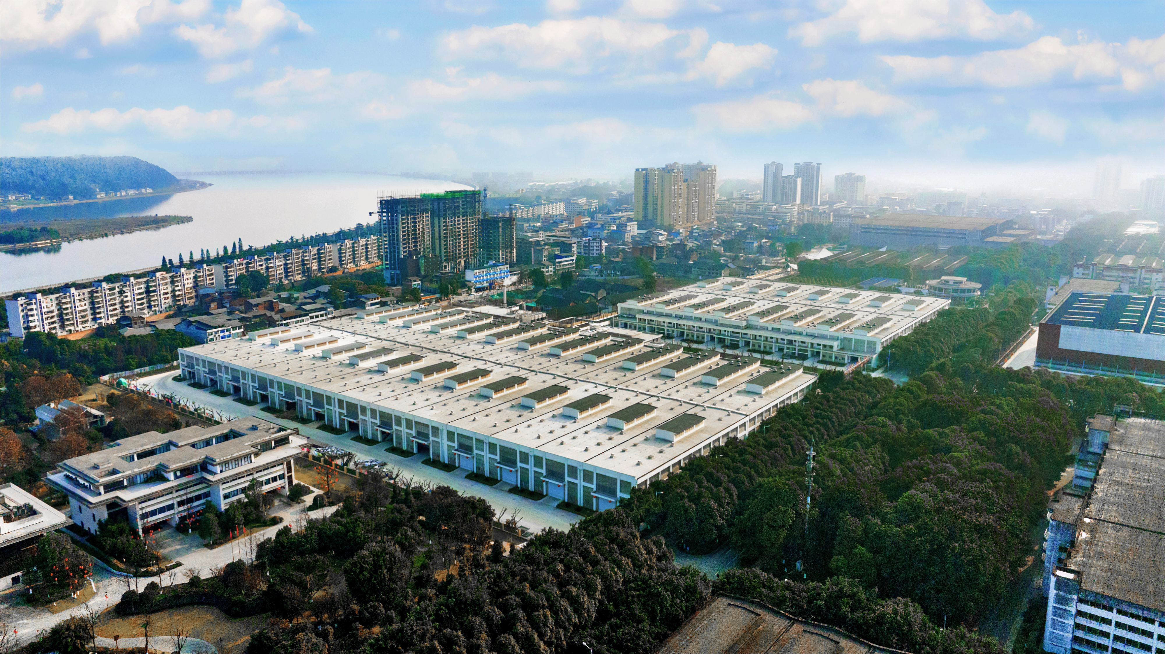 舍得酒业前三季度营收降幅收窄,承压韧性凸显,多点创新开拓增量市场(图1) 舍得酒业前三季度营收降幅收窄,承压韧性凸显,多点创新开拓增量市场(图1)