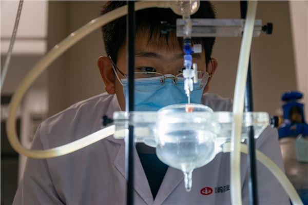 行进中国|石家庄实验室里的“中药突围”(图1) 行进中国|石家庄实验室里的“中药突围”(图1)