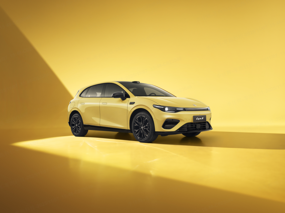 零跑Lafa5开启预售 重新定义Z世代“高颜值运动轿跑”新标准(图4)