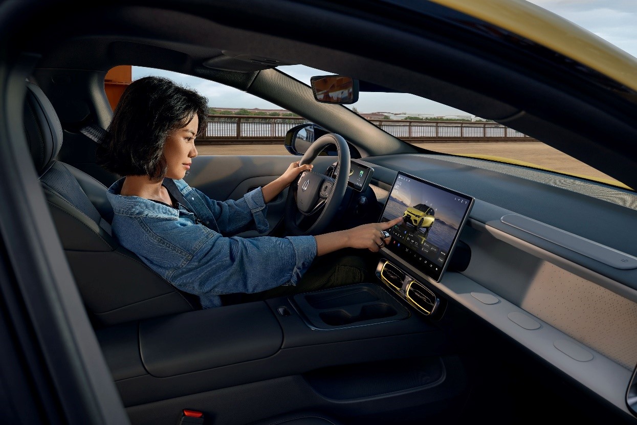 零跑Lafa5开启预售 重新定义Z世代“高颜值运动轿跑”新标准(图8)