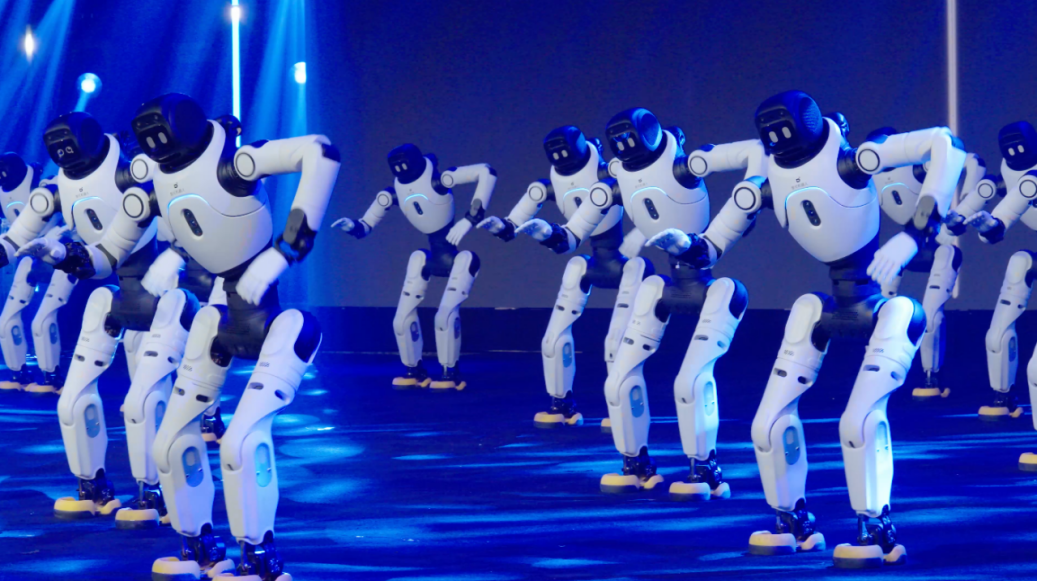 当钢铁开始翩翩起舞，机器人离成为家庭伙伴还有多远？(图1)