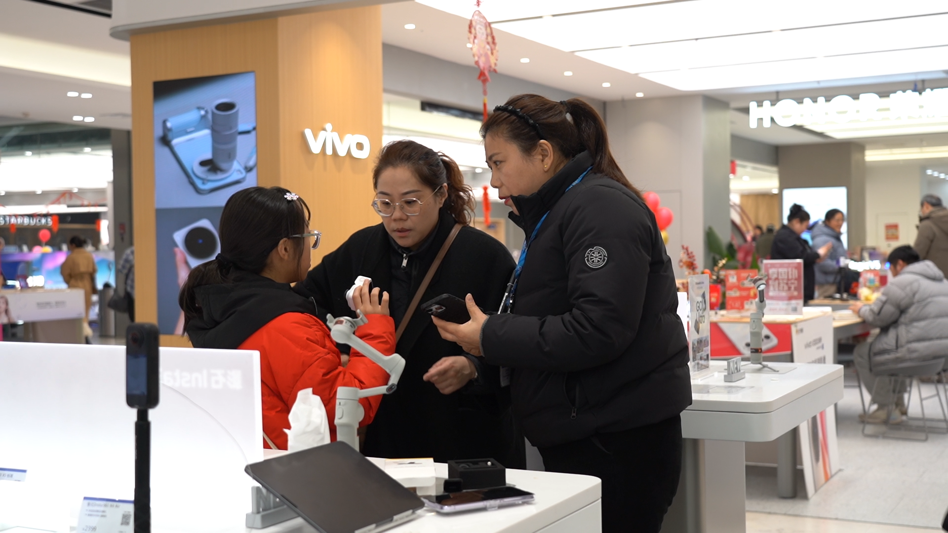 春节“出片”需求升温！苏宁易购智能影像装备增长310%(图1)