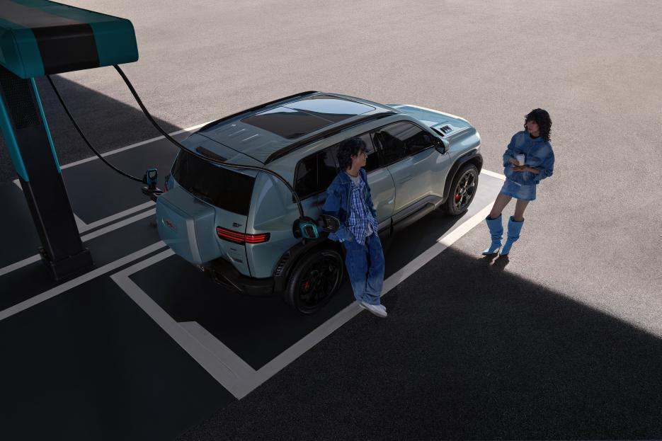 最值得买的A级纯电精品车 方程豹钛3闪充版上市15万起(图3)