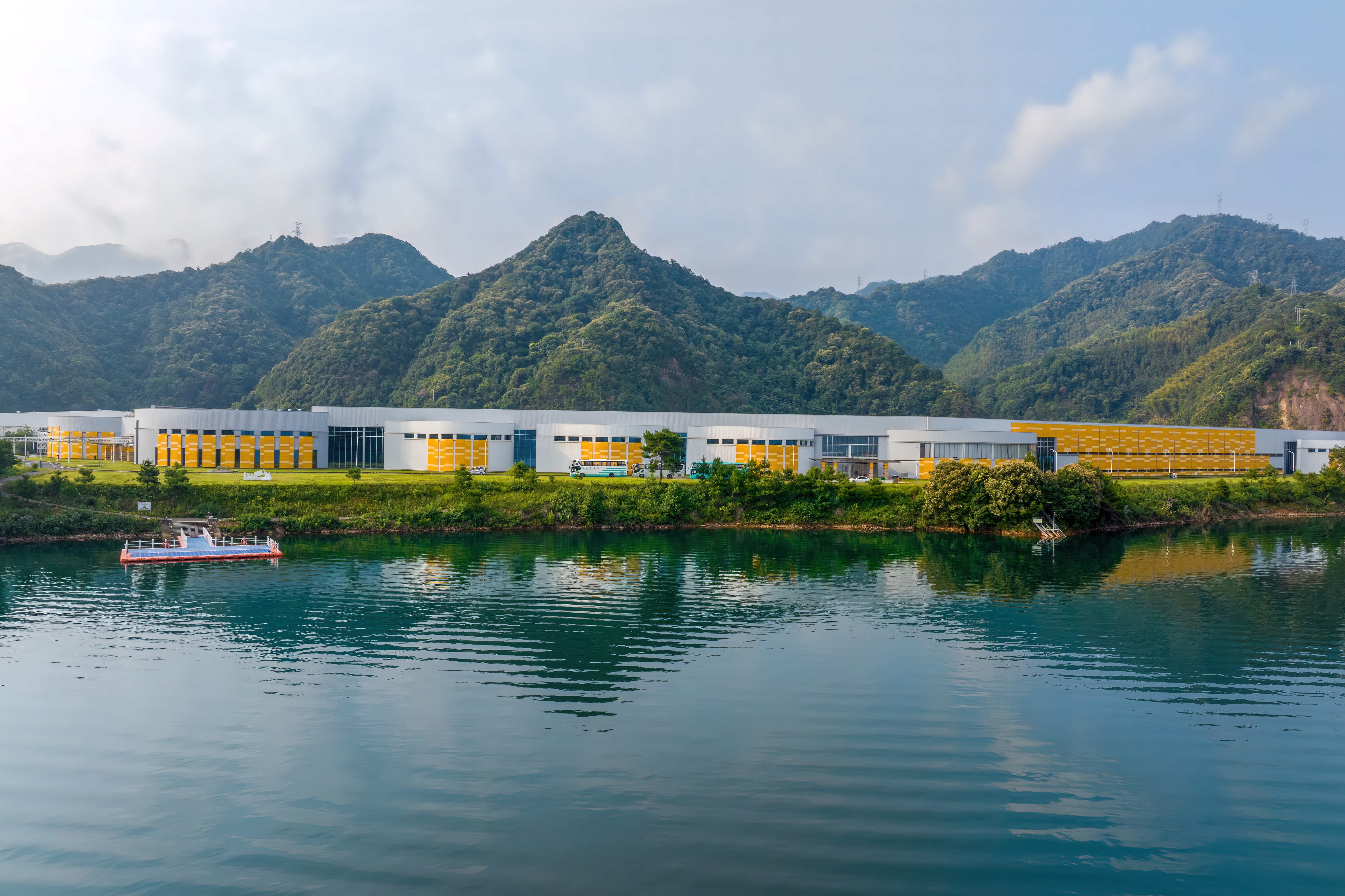 主动给电商“踩刹车”，农夫山泉交出史上最佳财报(图3)