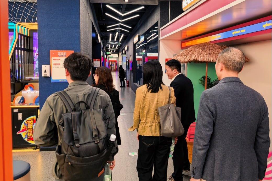 政策红利叠加业态创新，苏宁易购获投资机构联合调研(图2)