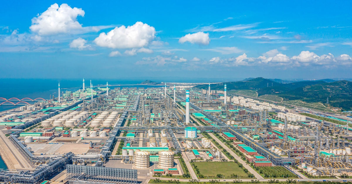 炼化龙头三年正增长穿越周期  恒力石化311亿现金流创纪录(图1)