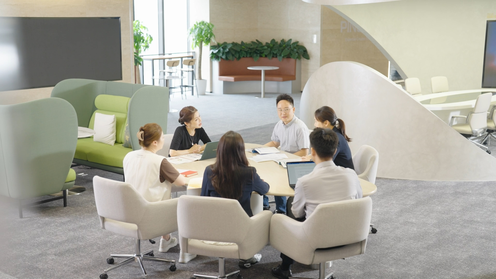 突破中求索,从零人脉到12亿保障版图——MVP随雯雯的进阶攻略(图9) 突破中求索,从零人脉到12亿保障版图——MVP随雯雯的进阶攻略(图9)