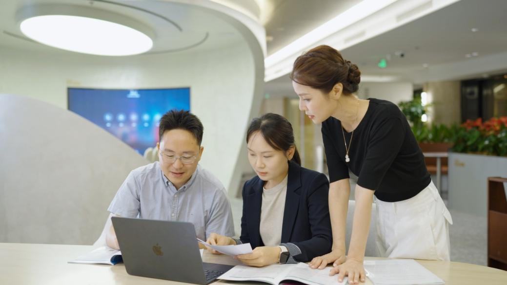 突破中求索,从零人脉到12亿保障版图——MVP随雯雯的进阶攻略(图3) 突破中求索,从零人脉到12亿保障版图——MVP随雯雯的进阶攻略(图3)