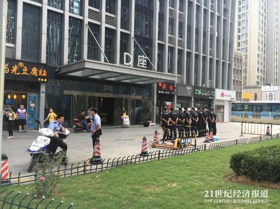 南京万达与花样年物业交接"内斗"20小时和解