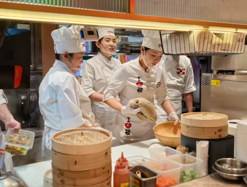 西贝风波转危为机,“食安置顶+阳光厨房”获顾客好评