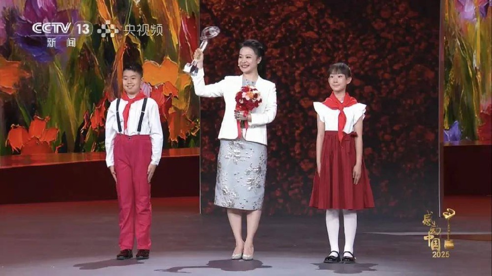“感动中国”的张超凡，左臂里藏着中国脑机接口的十年
