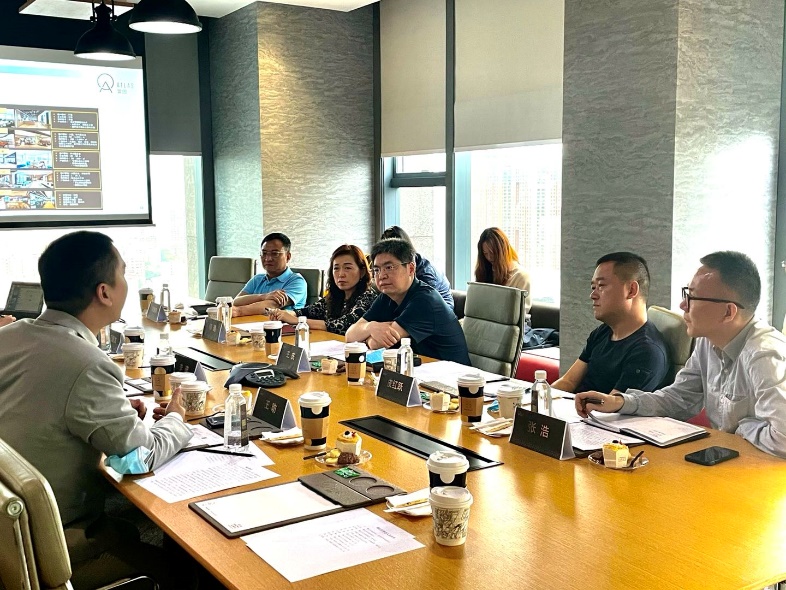 成都锦江区领导王庆一行听取 atlas 寰图商办全链条,全客户,全