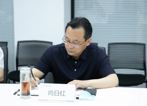 (山西省长治市委常委,常务副市长尚日红先生出席会议并讲话)